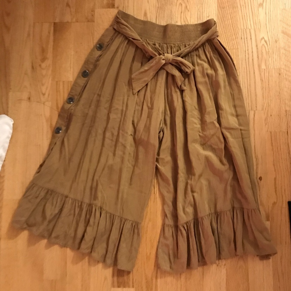 Brown culottes with fringe bottom and button sides - Picture 3 of 4